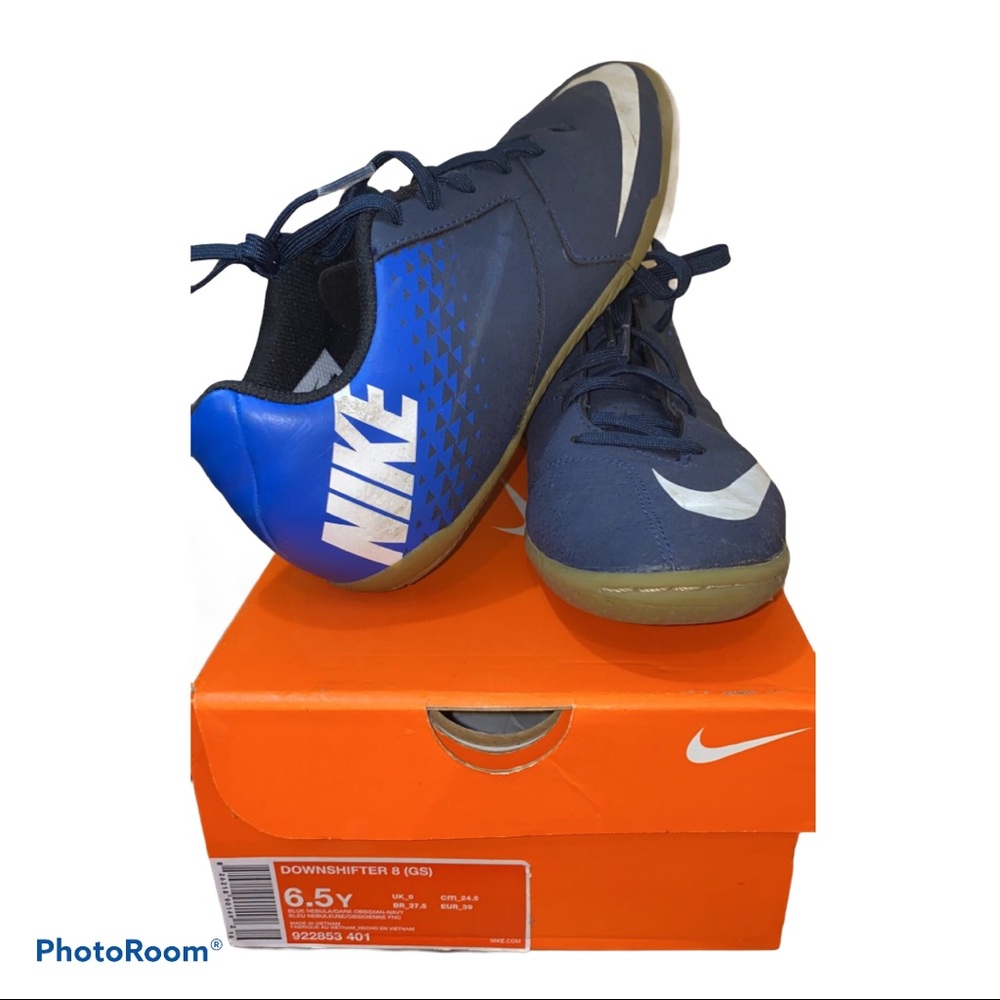 Boys Nike indoor Soccer cleats Blue Size 6.5